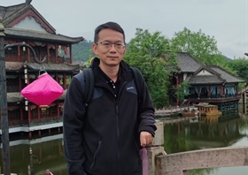 李岷泽
